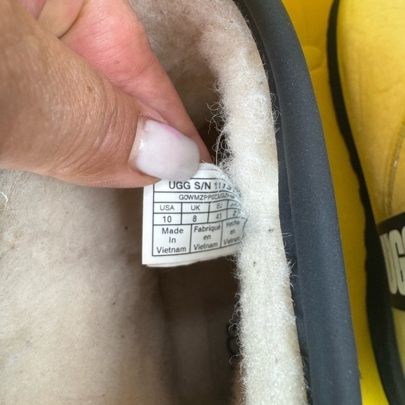 Ugg Classic Clear Mini Size 8 USA Water Repellent Cream Color Women’s - Picture 11 of 13